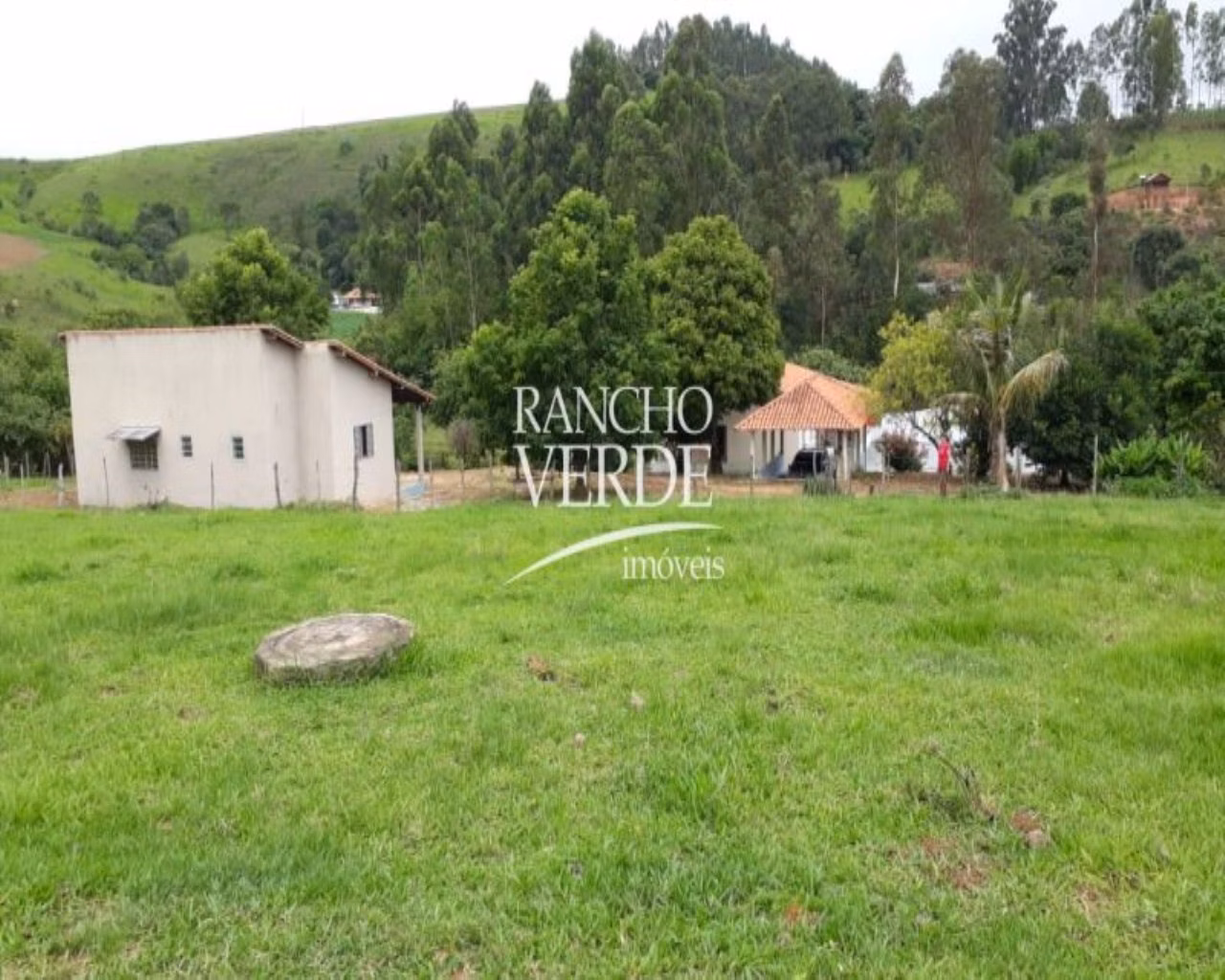 Sítio de 8 ha em Conceição do Rio Verde, MG