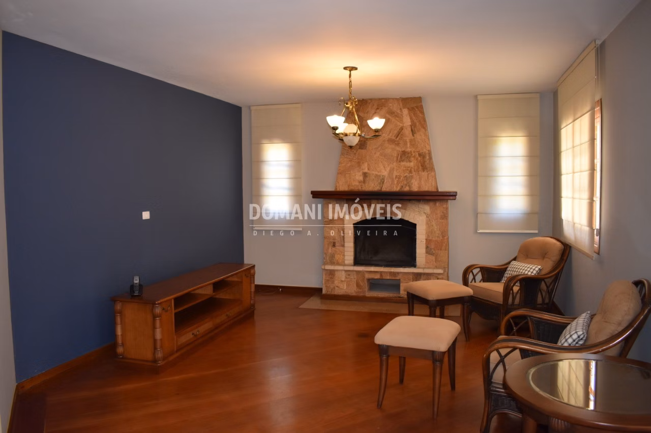 Casa de 1.830 m² em Campos do Jordão, SP