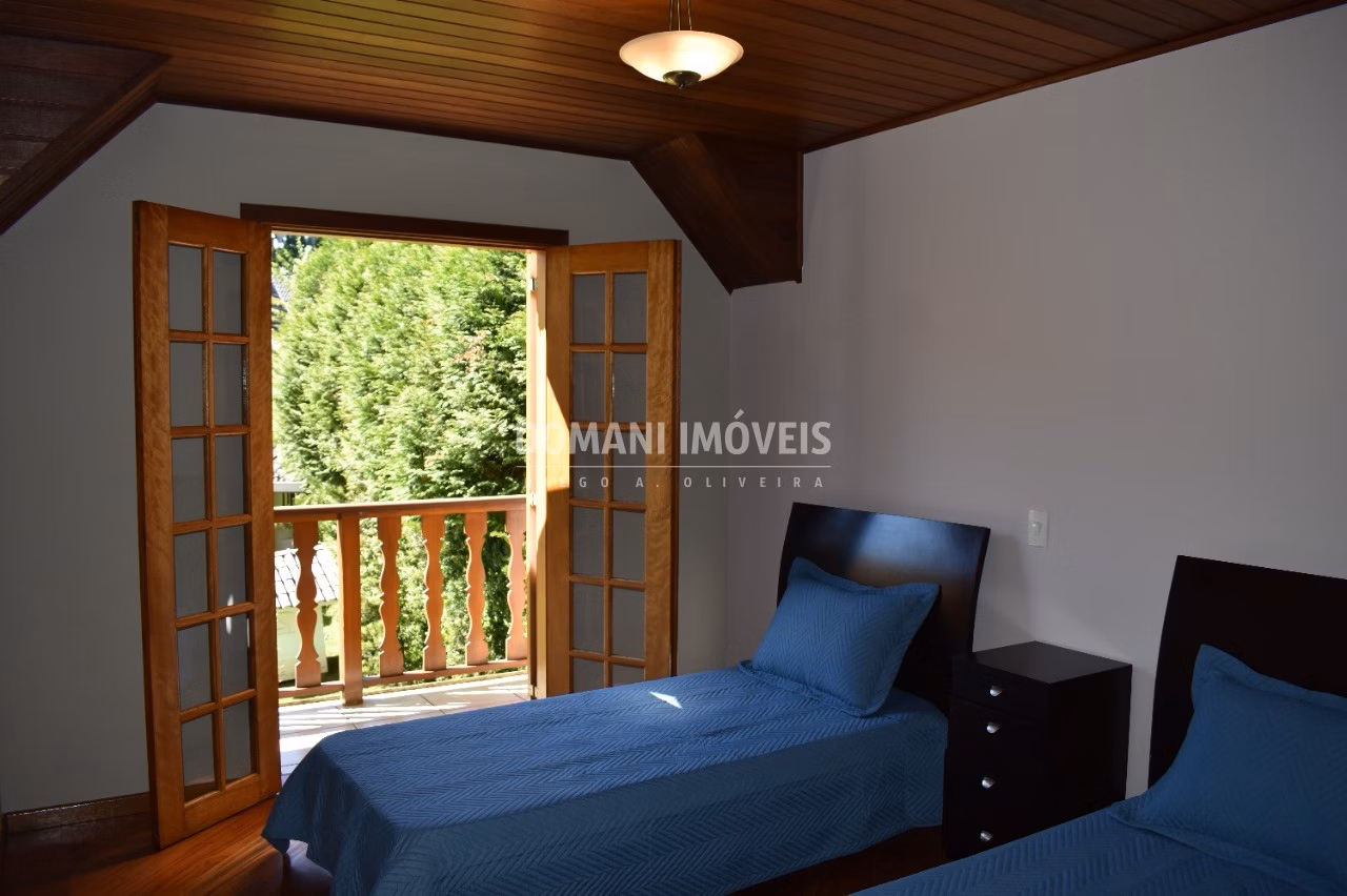 Casa de 1.830 m² em Campos do Jordão, SP