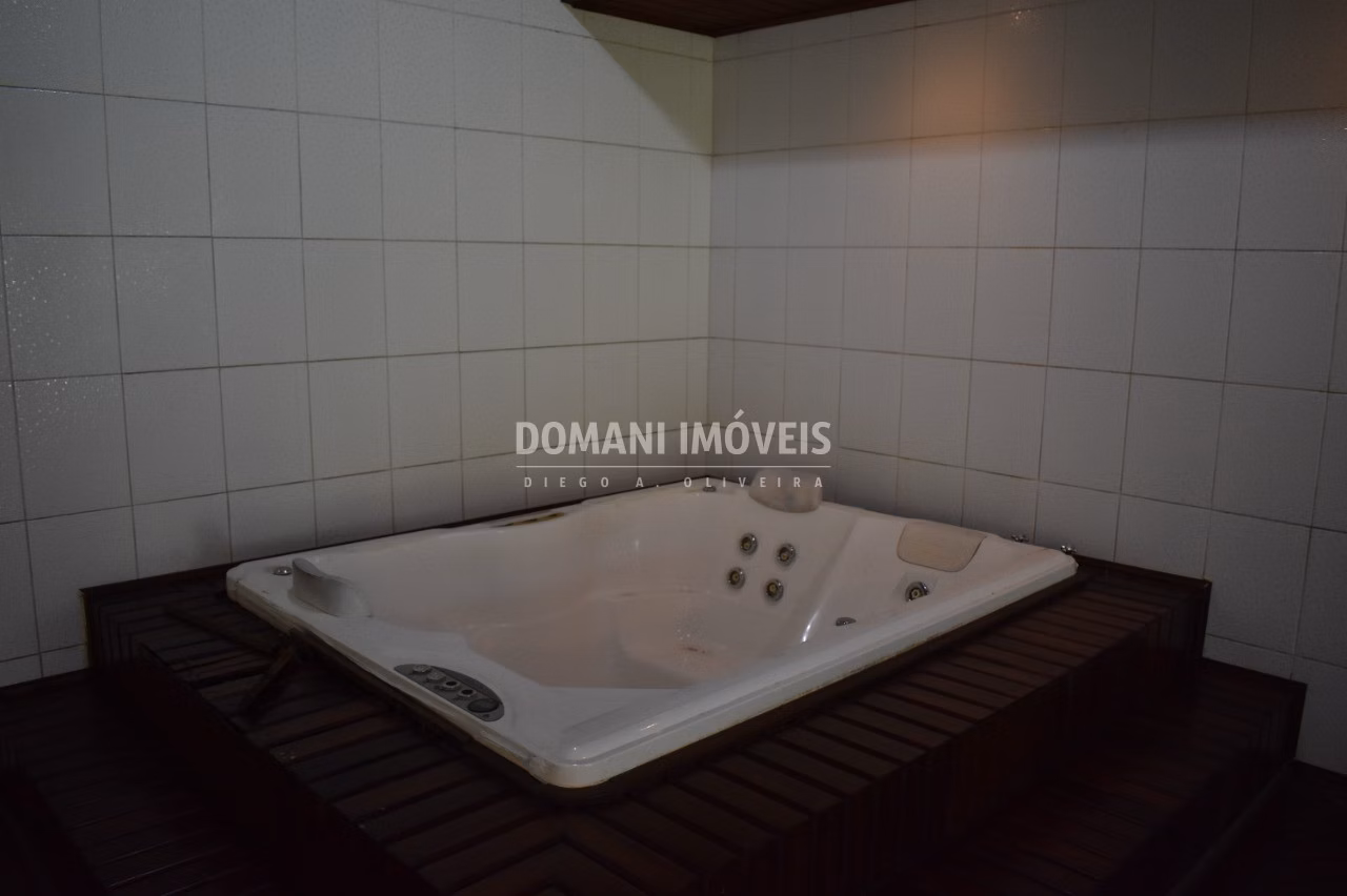 Casa de 1.830 m² em Campos do Jordão, SP