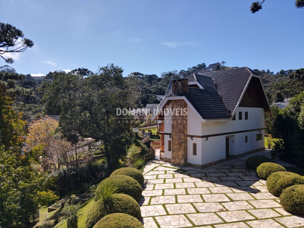 Casa de 1.830 m² em Campos do Jordão, SP