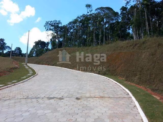 Terreno de 372 m² em Brusque, SC