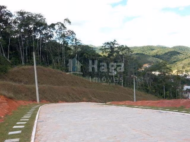Terreno de 372 m² em Brusque, SC