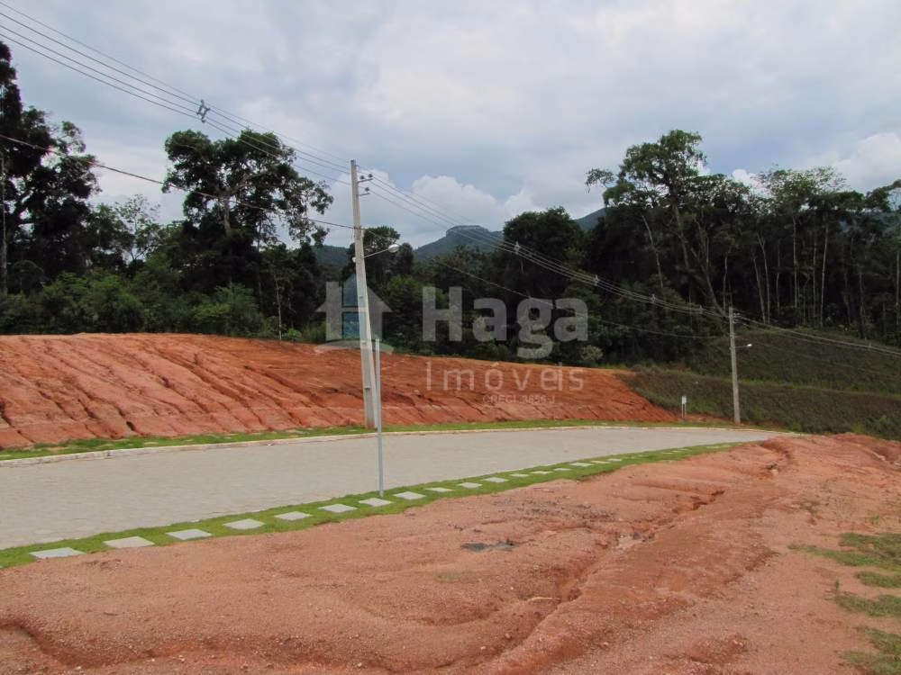 Terreno de 372 m² em Brusque, SC
