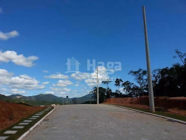 Terreno de 372 m² em Brusque, SC