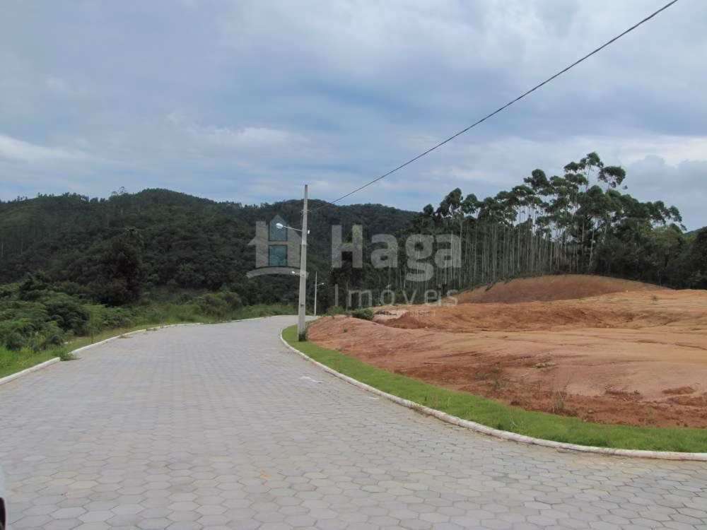 Terreno de 372 m² em Brusque, SC