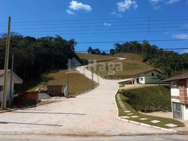 Terreno de 372 m² em Brusque, SC