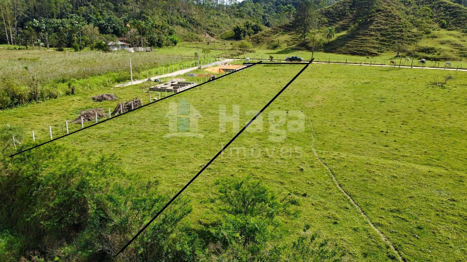 Terreno de 1.700 m² em Canelinha, SC