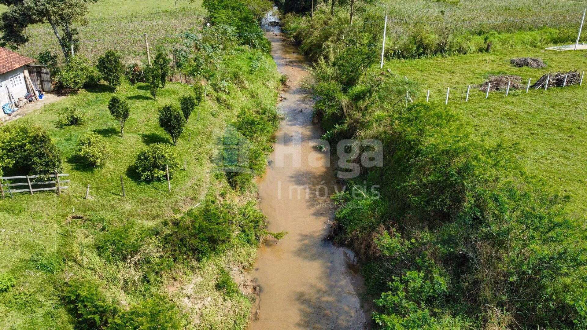 Terreno de 1.700 m² em Canelinha, SC