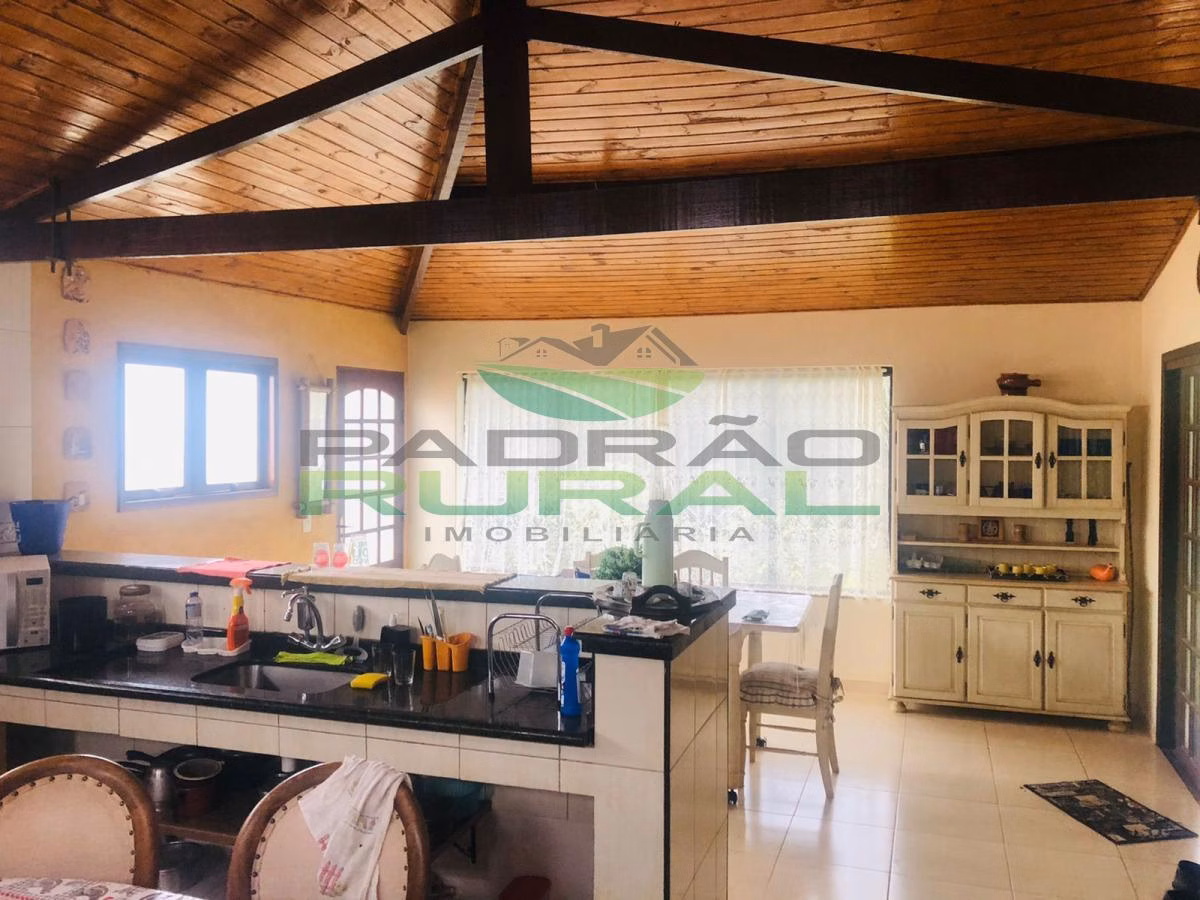 Chácara de 3.514 m² em São Roque, SP