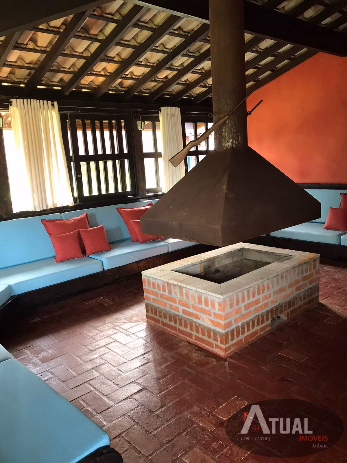Casa de 1.621 m² em Piracaia, SP