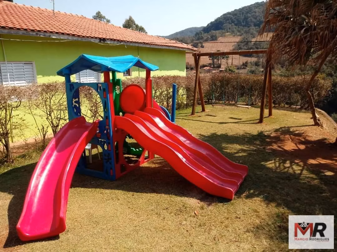 Sítio de 2 ha em Munhoz, MG