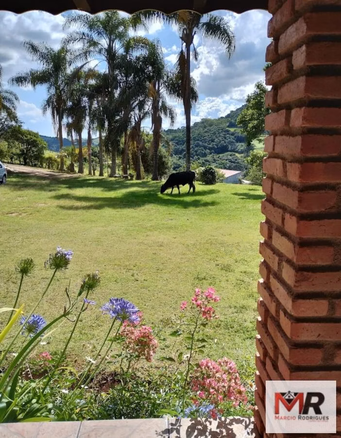 Sítio de 2 ha em Munhoz, MG