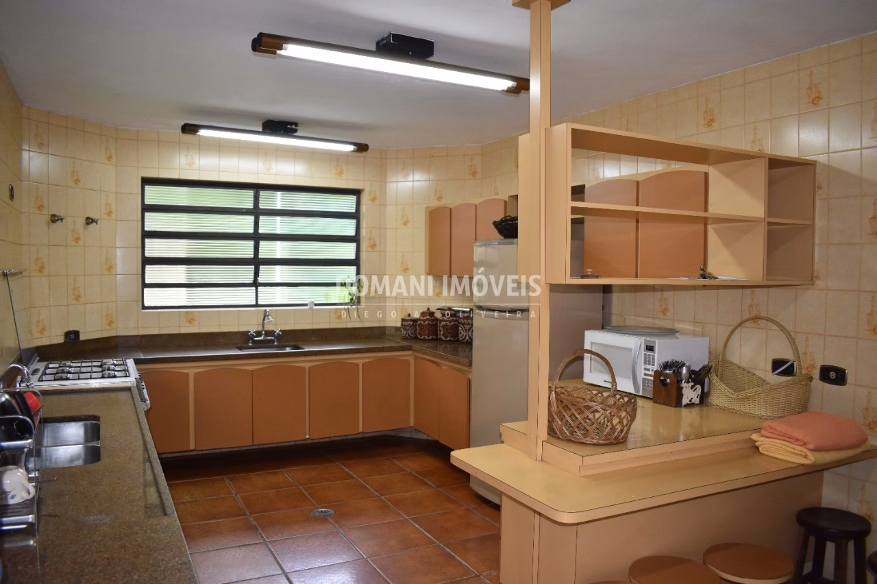 Casa de 2.550 m² em Campos do Jordão, SP