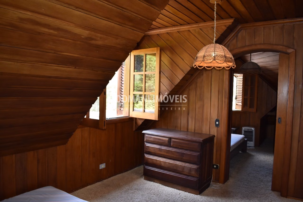 Casa de 2.550 m² em Campos do Jordão, SP