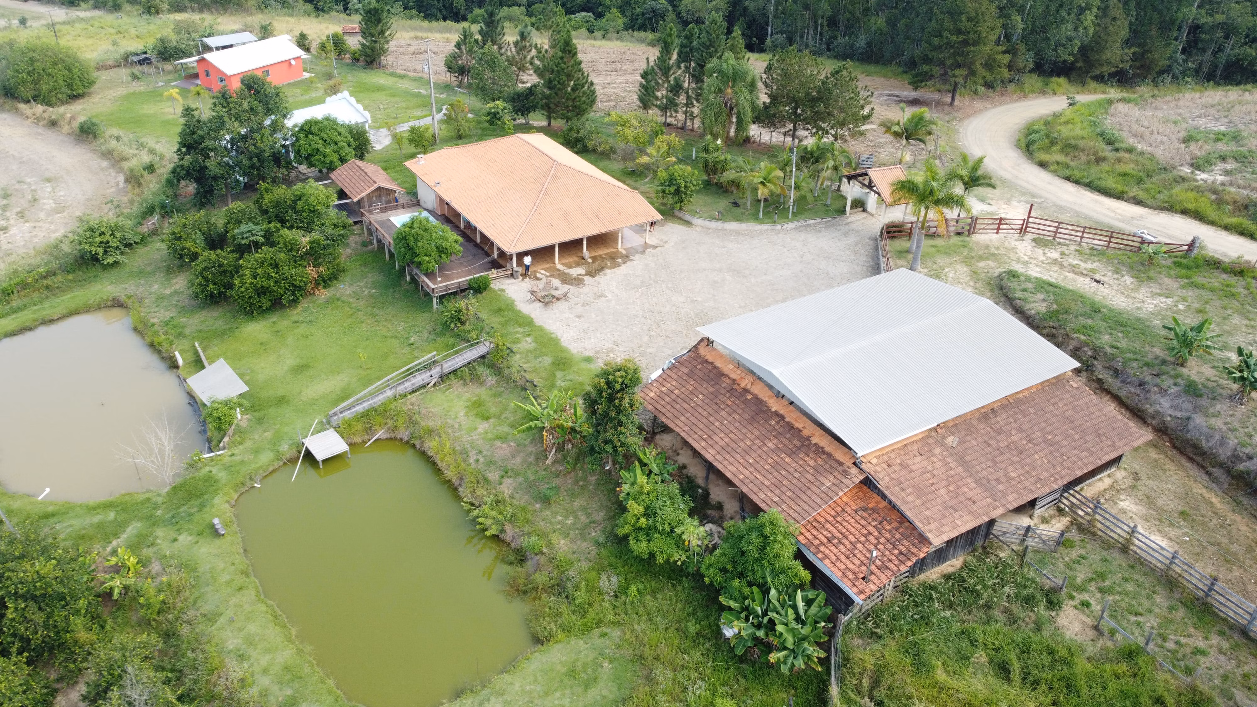 Country home of 21 acres in Tomazina, PR, Brazil