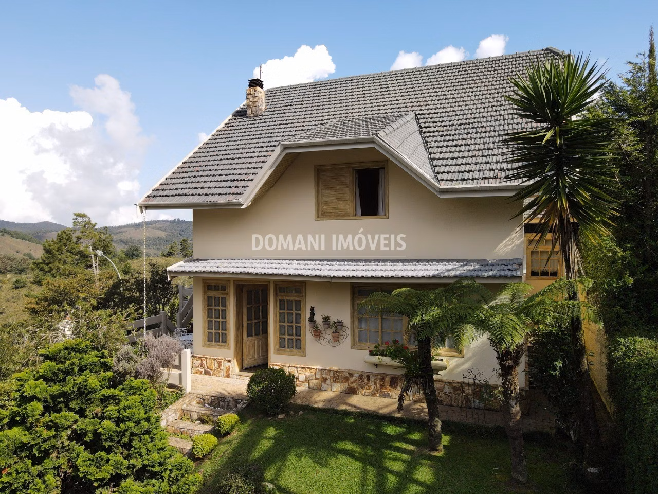 Casa de 1.430 m² em Campos do Jordão, SP