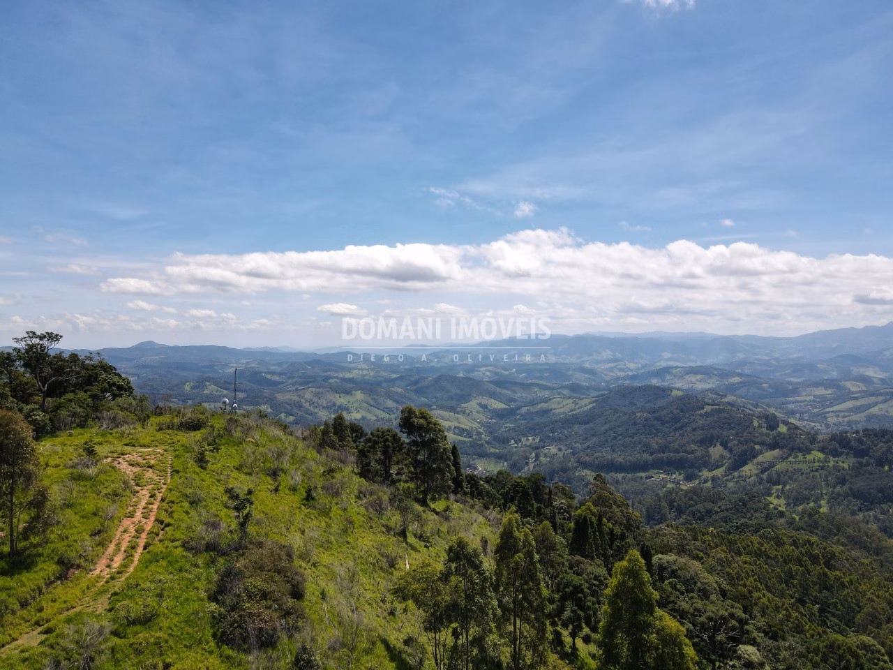 Terreno de 1.360 m² em Campos do Jordão, SP