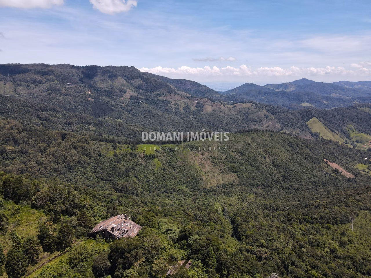 Terreno de 1.360 m² em Campos do Jordão, SP