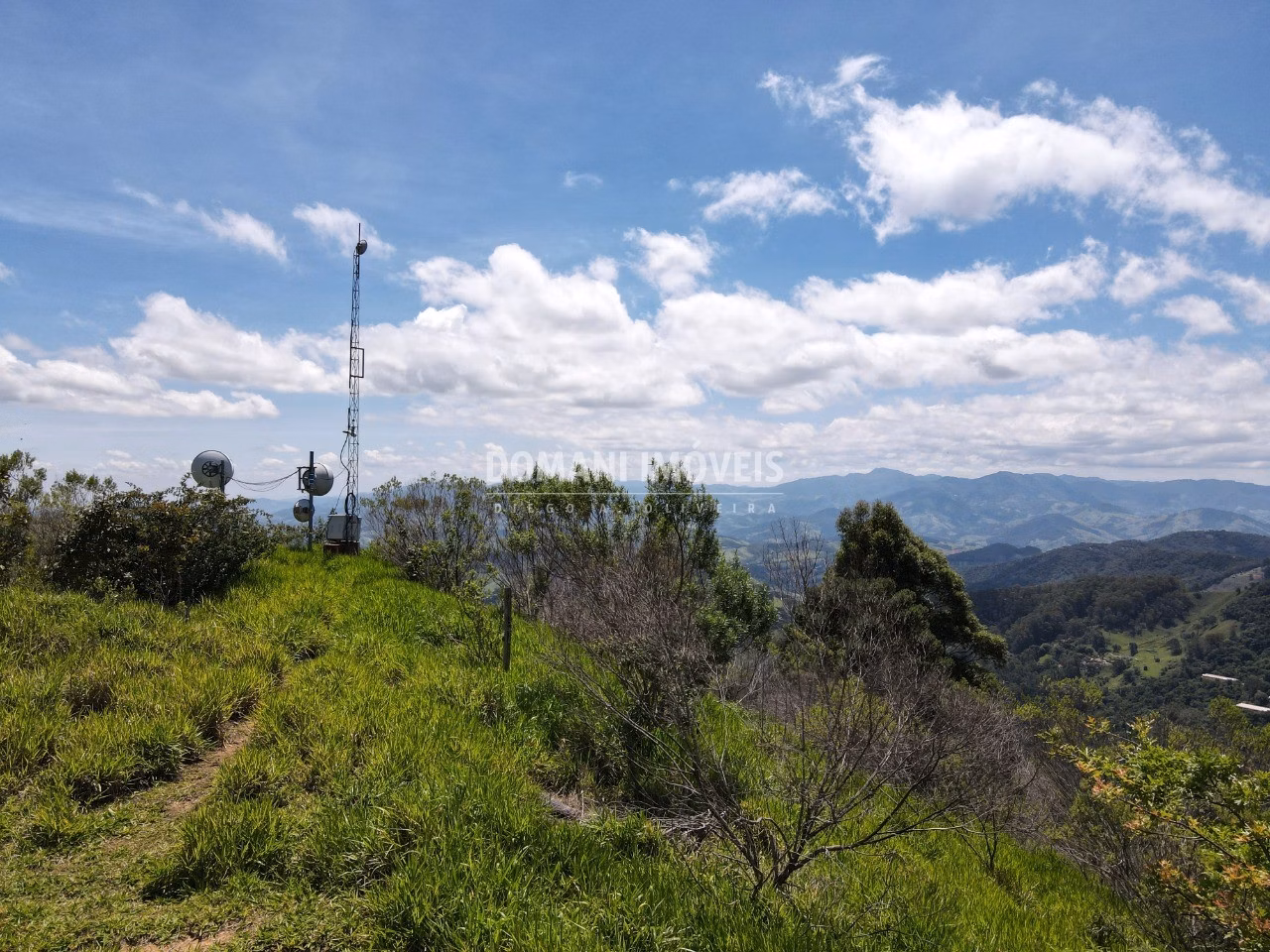 Terreno de 1.360 m² em Campos do Jordão, SP