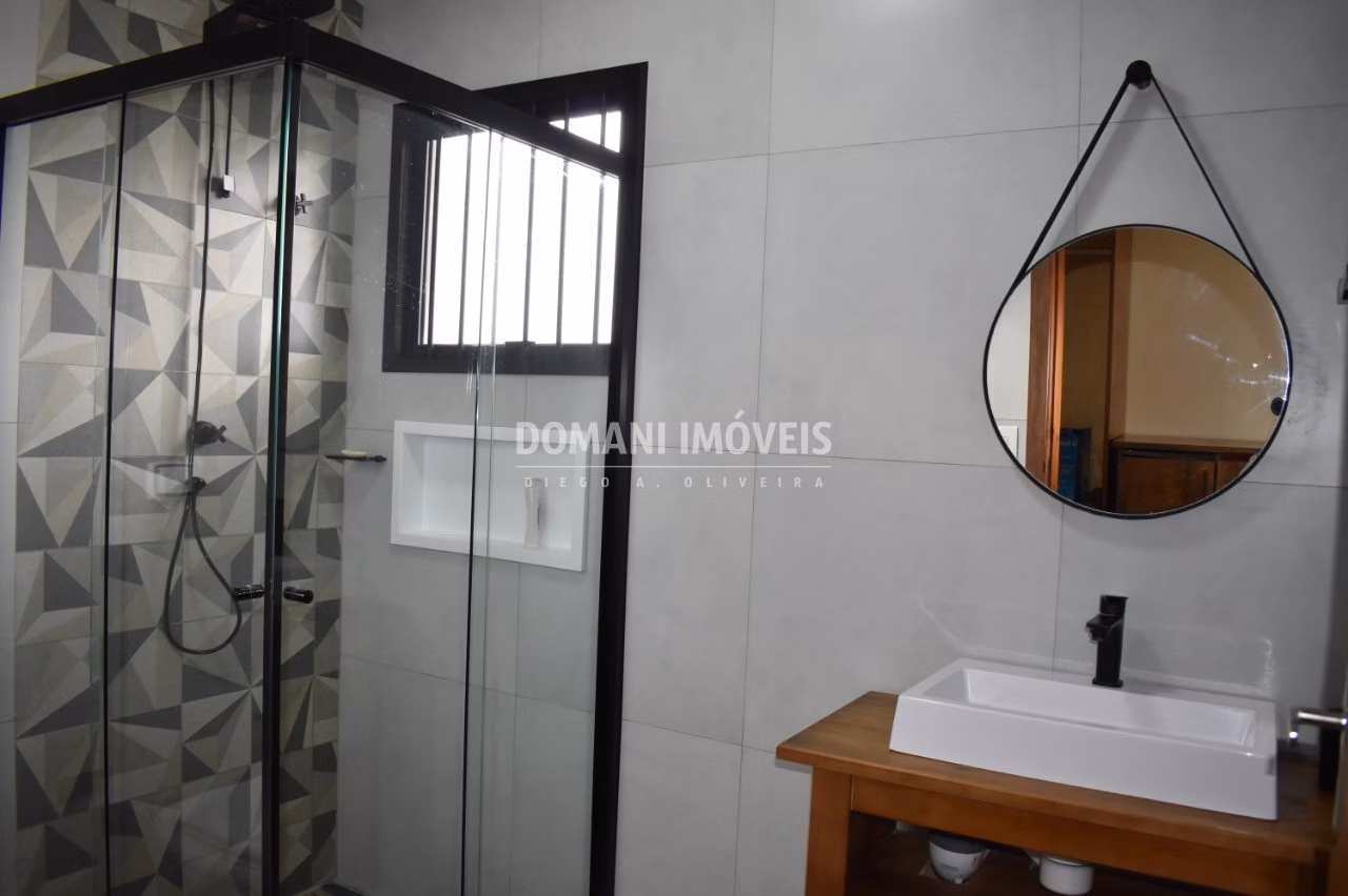 Casa de 446 m² em Campos do Jordão, SP