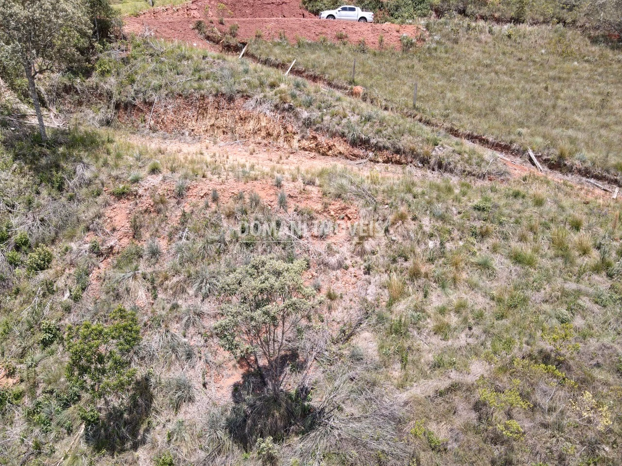 Terreno de 1.060 m² em Campos do Jordão, SP