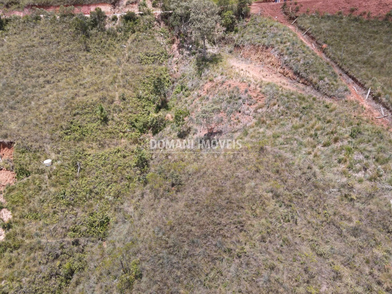Terreno de 1.060 m² em Campos do Jordão, SP