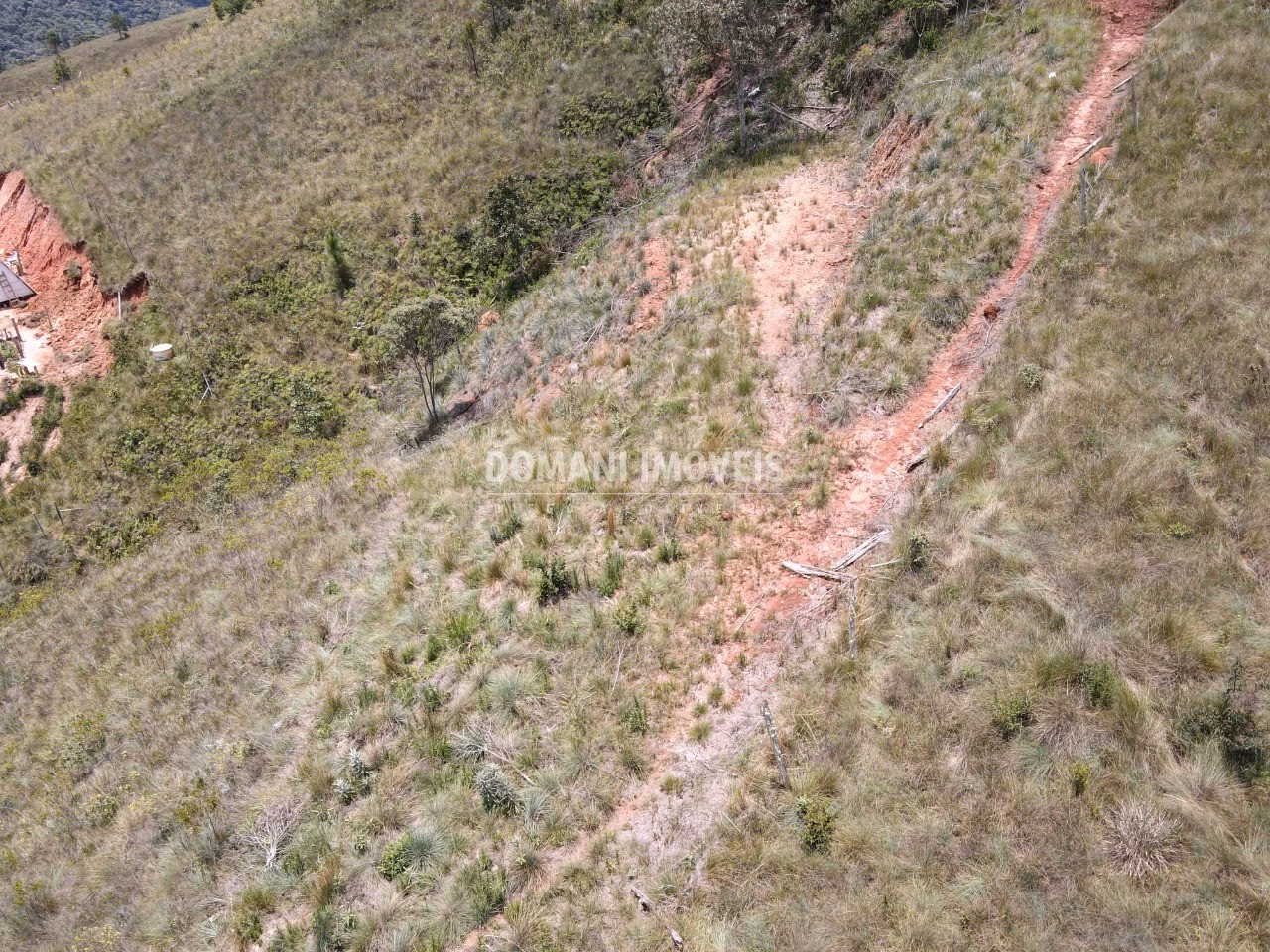 Terreno de 1.060 m² em Campos do Jordão, SP