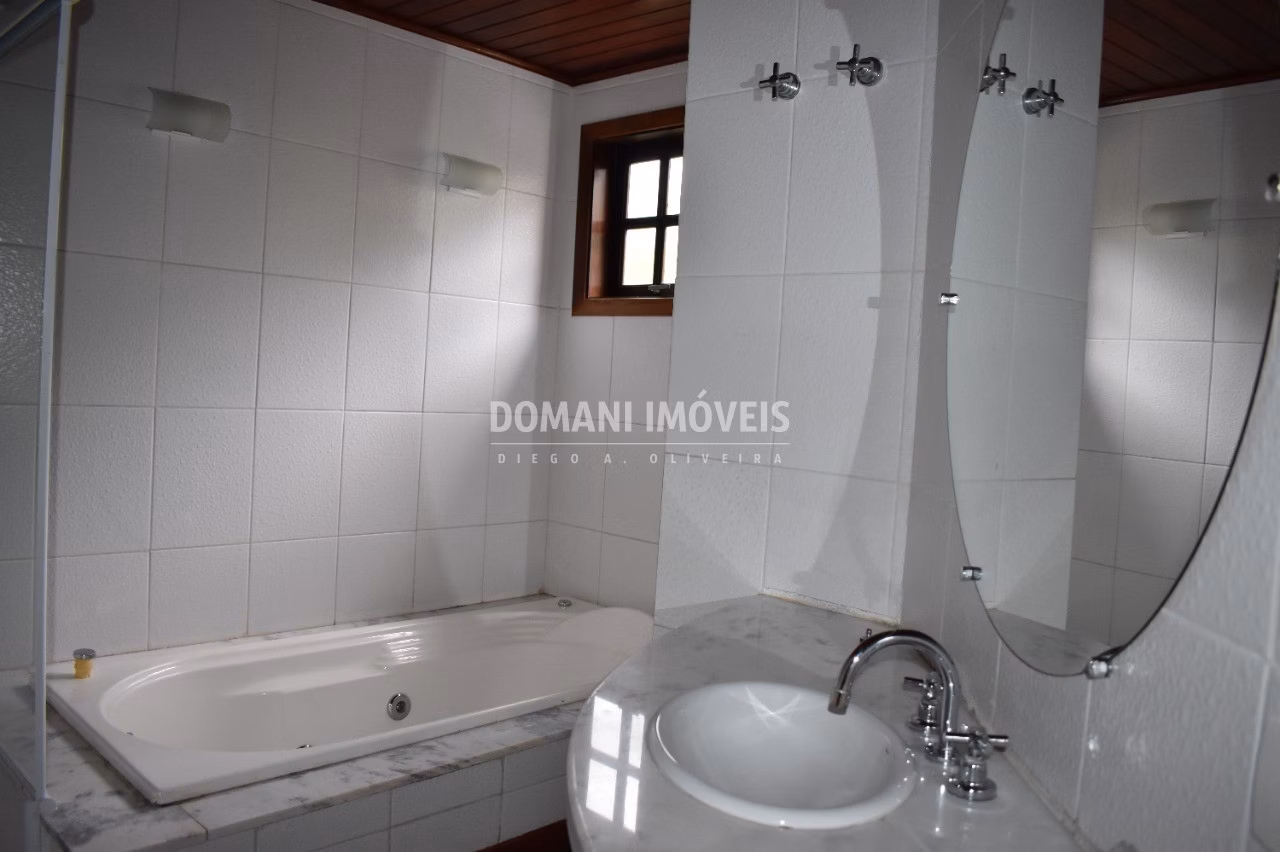 Casa de 3.180 m² em Campos do Jordão, SP