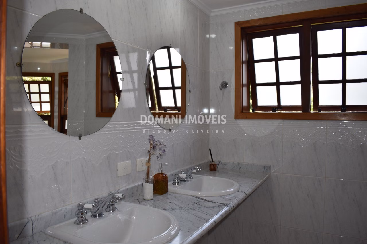 Casa de 3.180 m² em Campos do Jordão, SP