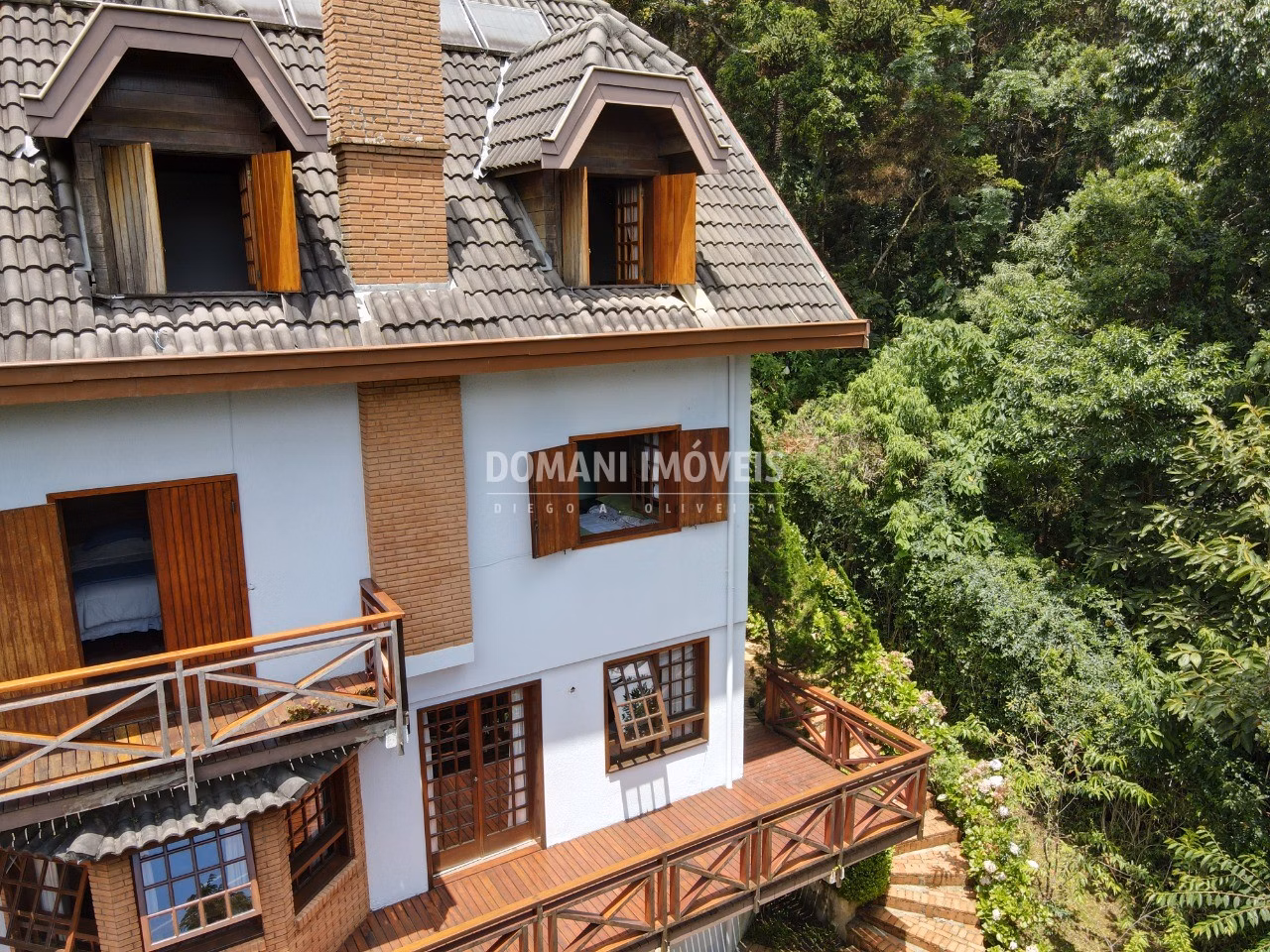 Casa de 3.180 m² em Campos do Jordão, SP