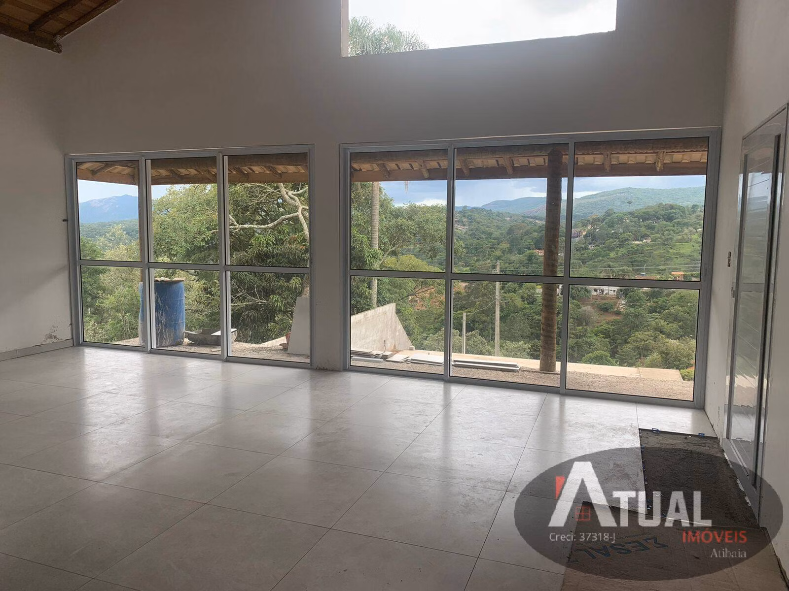 Casa de 690 m² em Atibaia, SP
