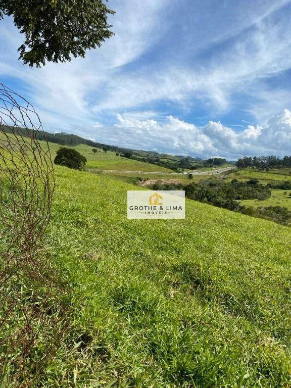 Chácara de 3.300 m² em São José dos Campos, SP