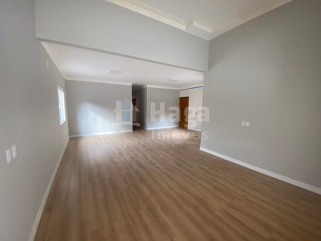 Casa de 380 m² em Nova Trento, SC