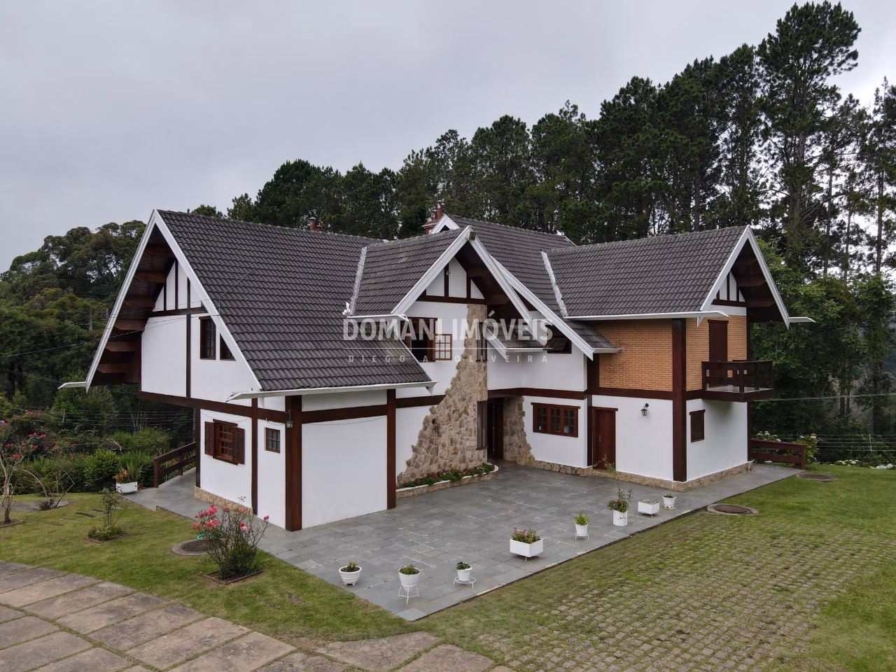 Pousada de 2.580 m² em Campos do Jordão, SP