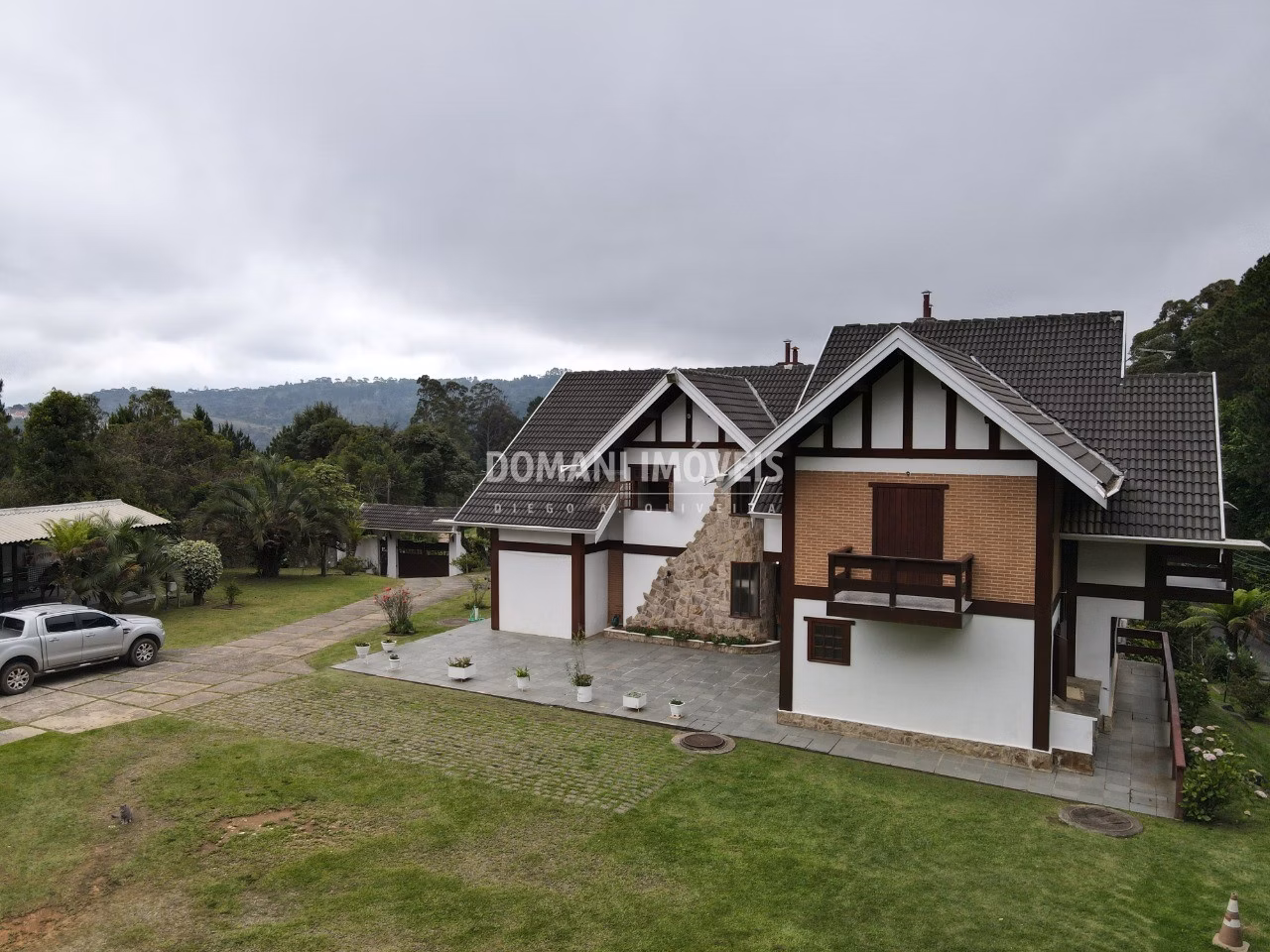 Pousada de 2.580 m² em Campos do Jordão, SP