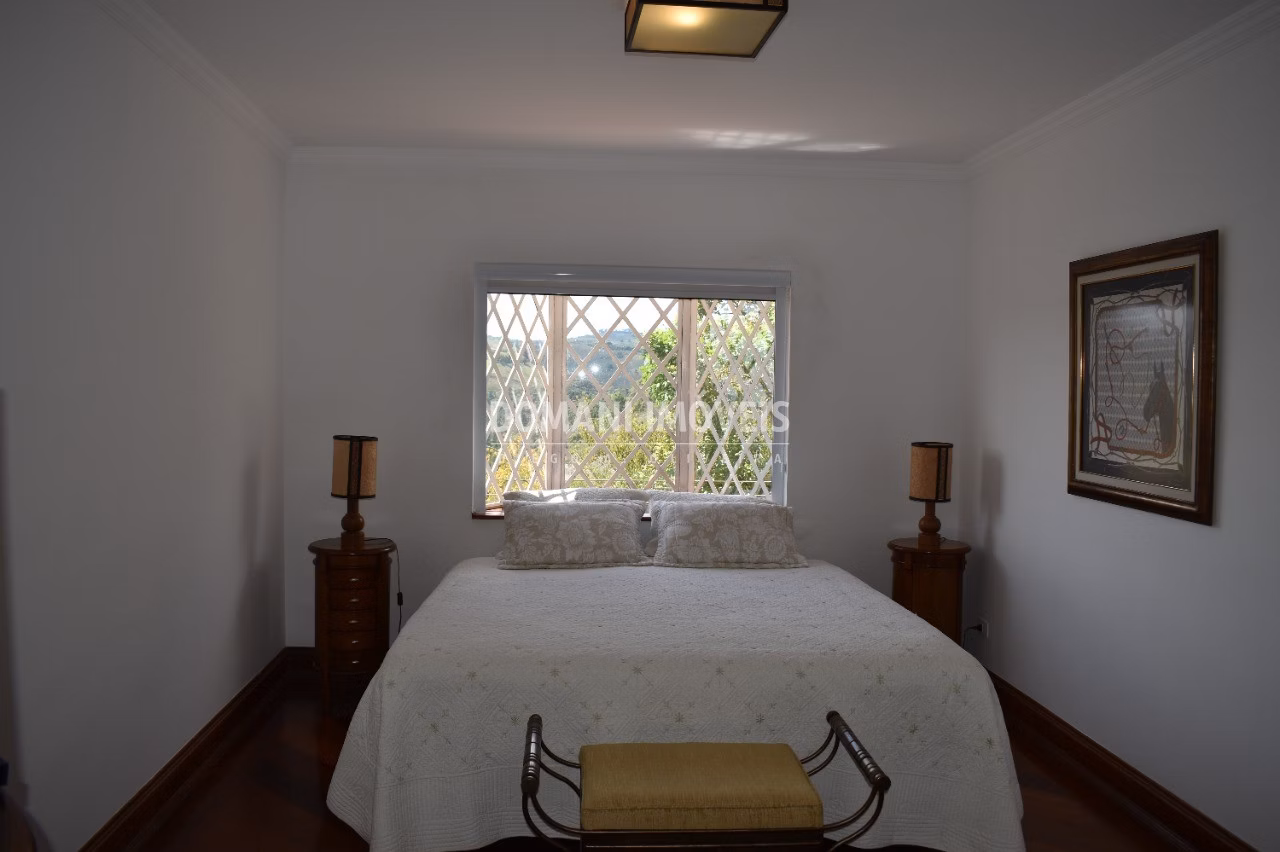 Casa de 3.370 m² em Campos do Jordão, SP
