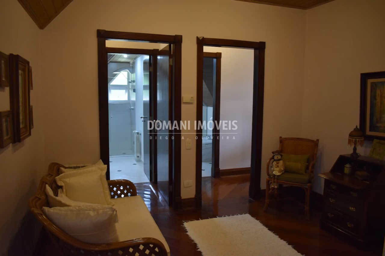 Casa de 3.370 m² em Campos do Jordão, SP