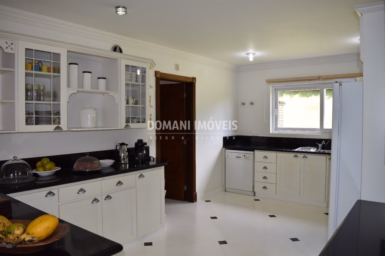 Casa de 3.370 m² em Campos do Jordão, SP