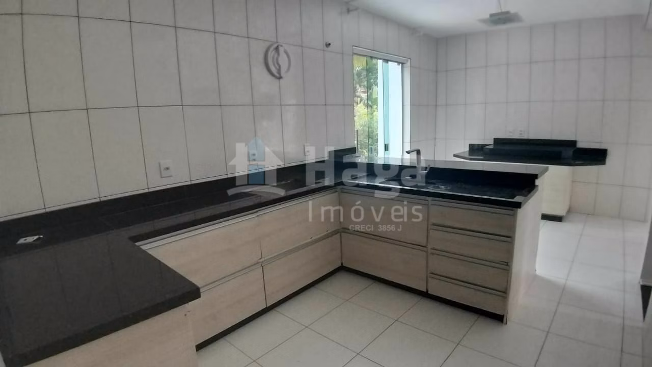 Casa de 367 m² em Guabiruba, SC