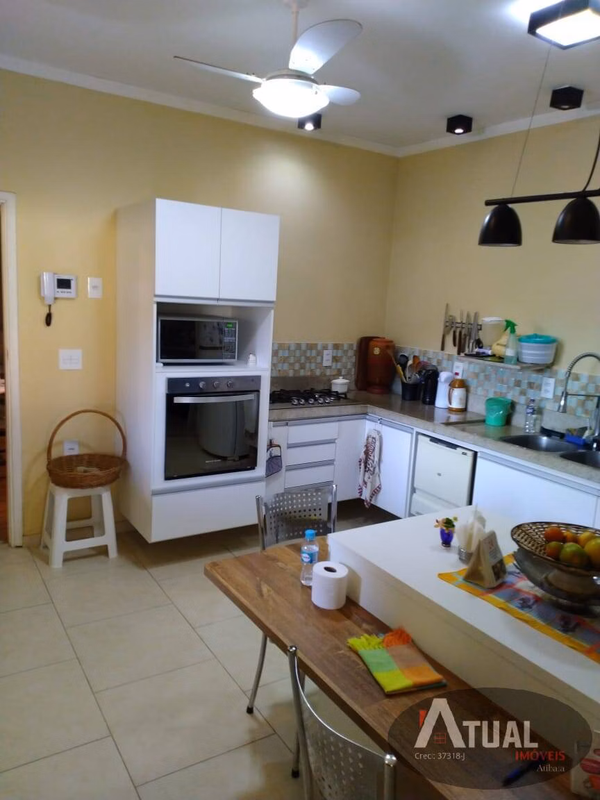 Casa de 1.180 m² em Atibaia, SP