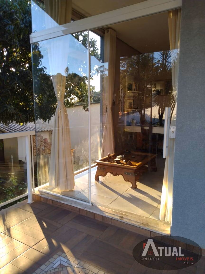 Casa de 1.180 m² em Atibaia, SP