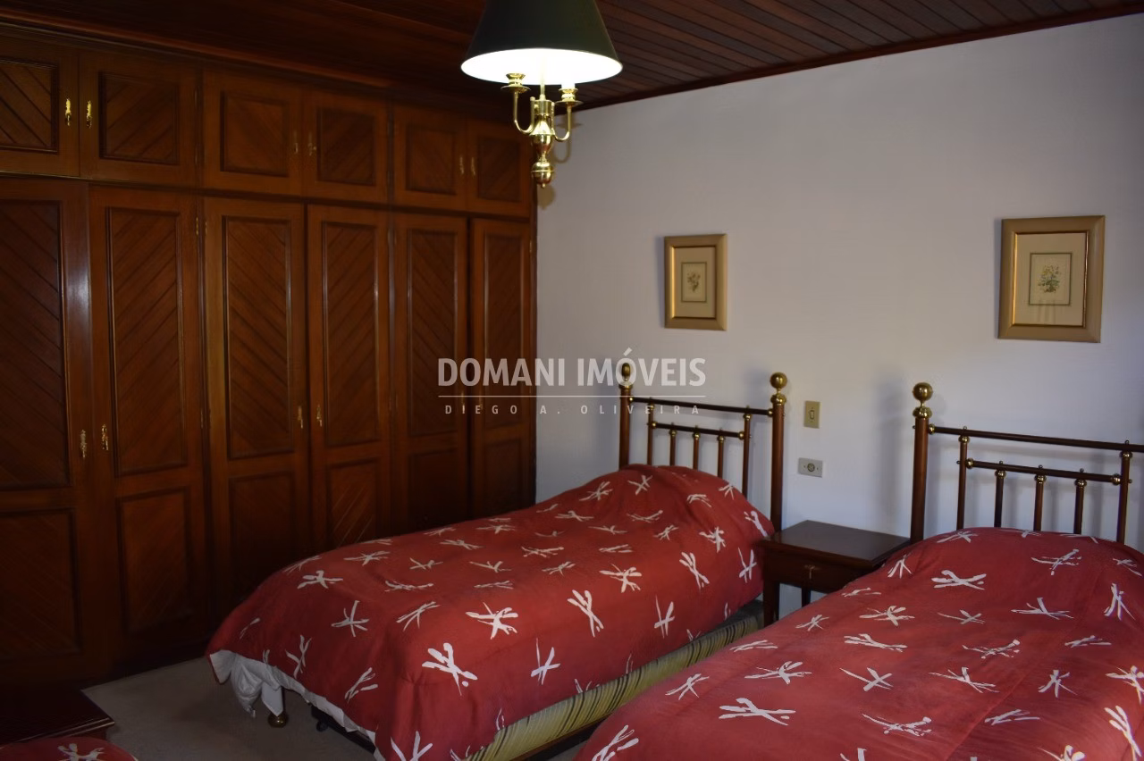 Casa de 3.380 m² em Campos do Jordão, SP
