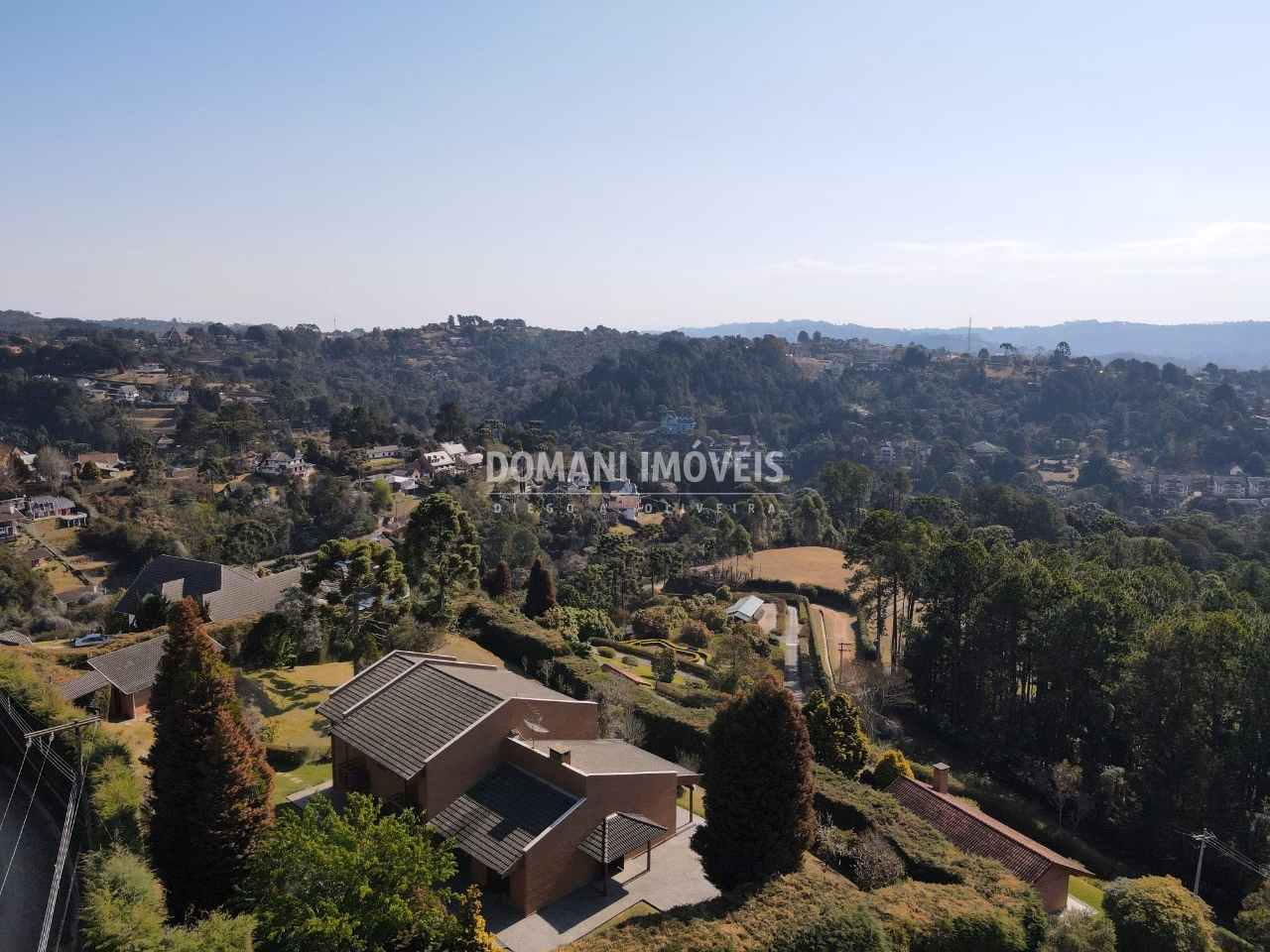 Casa de 3.380 m² em Campos do Jordão, SP