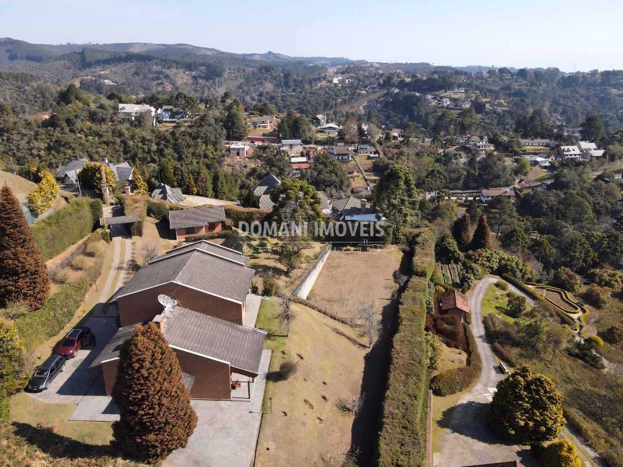 Casa de 3.380 m² em Campos do Jordão, SP