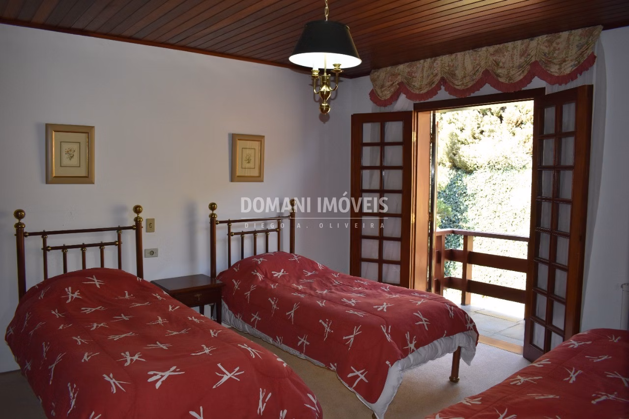 Casa de 3.380 m² em Campos do Jordão, SP