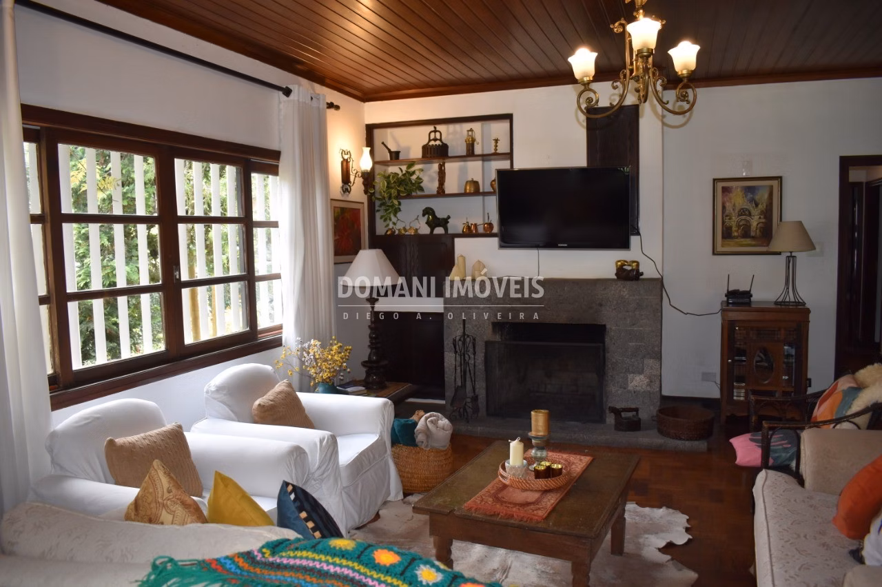 Casa de 1.950 m² em Campos do Jordão, SP