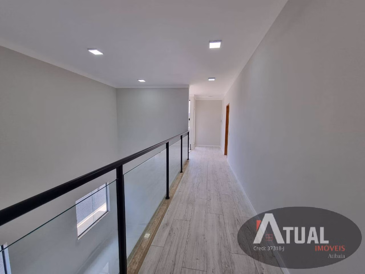 Casa de 300 m² em Atibaia, SP