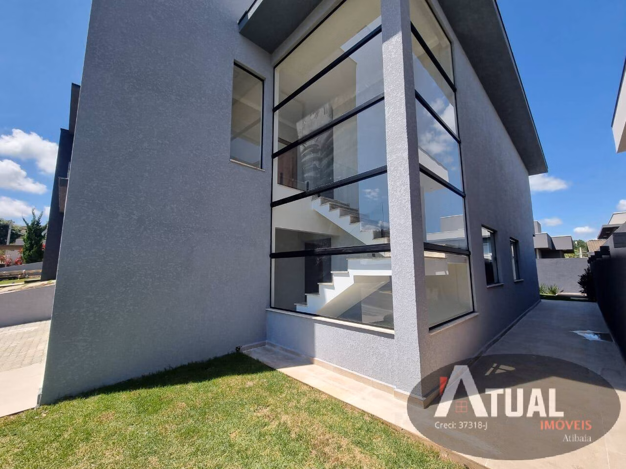 Casa de 300 m² em Atibaia, SP
