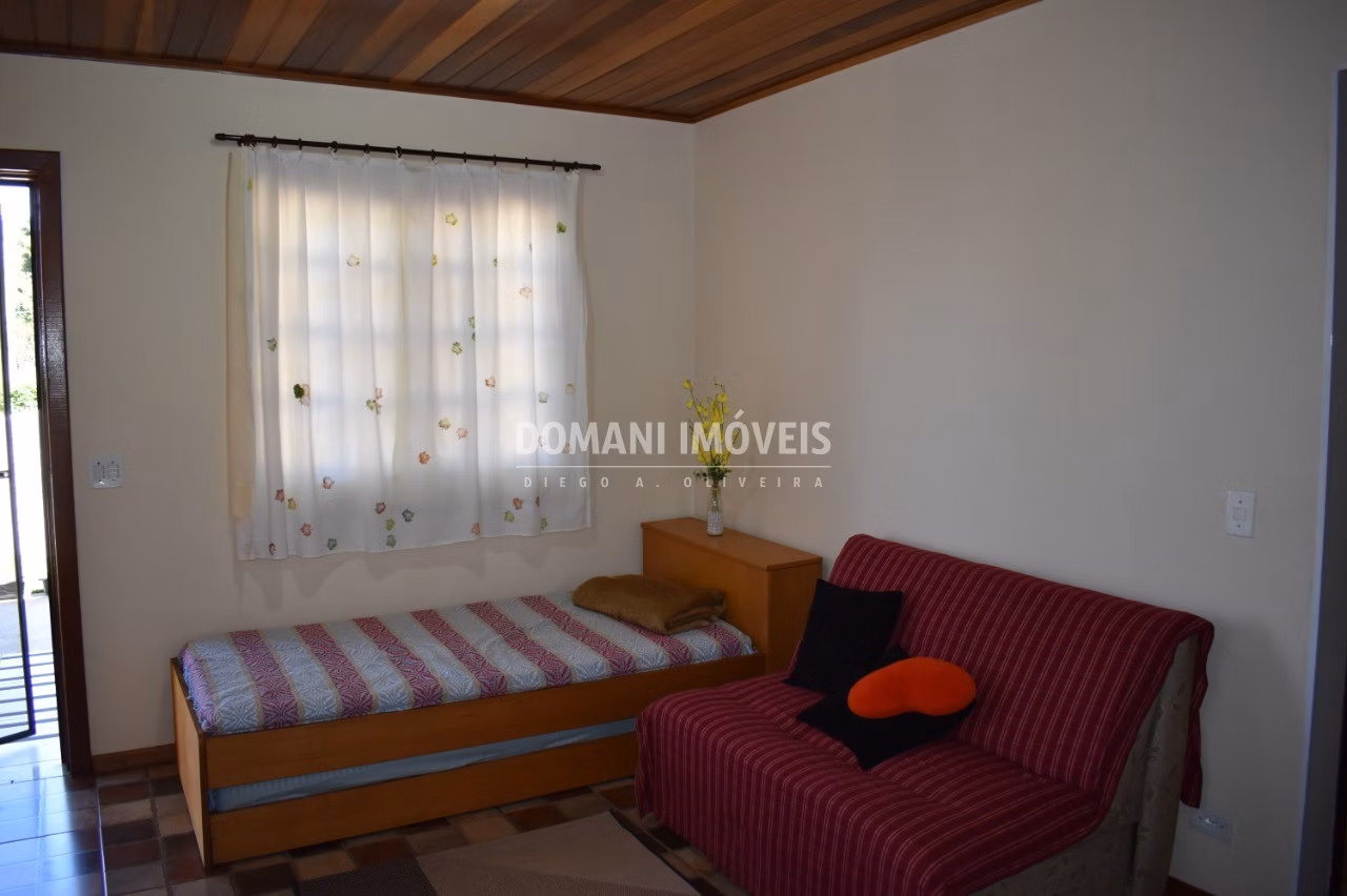 Casa de 940 m² em Campos do Jordão, SP